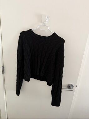 Babaton Black Crop Cable Knit Women's Sweater - Classic Crewneck